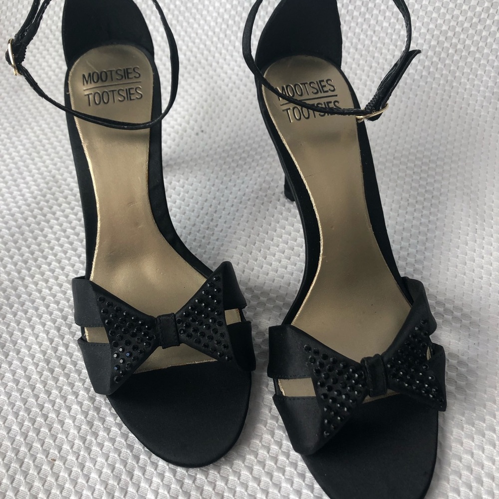 Mootsie Tootsie Rhinestone Bow Ankle Strap Heels 8